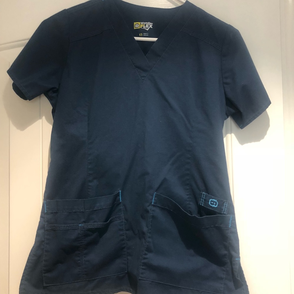 Wonder Wink scrub set